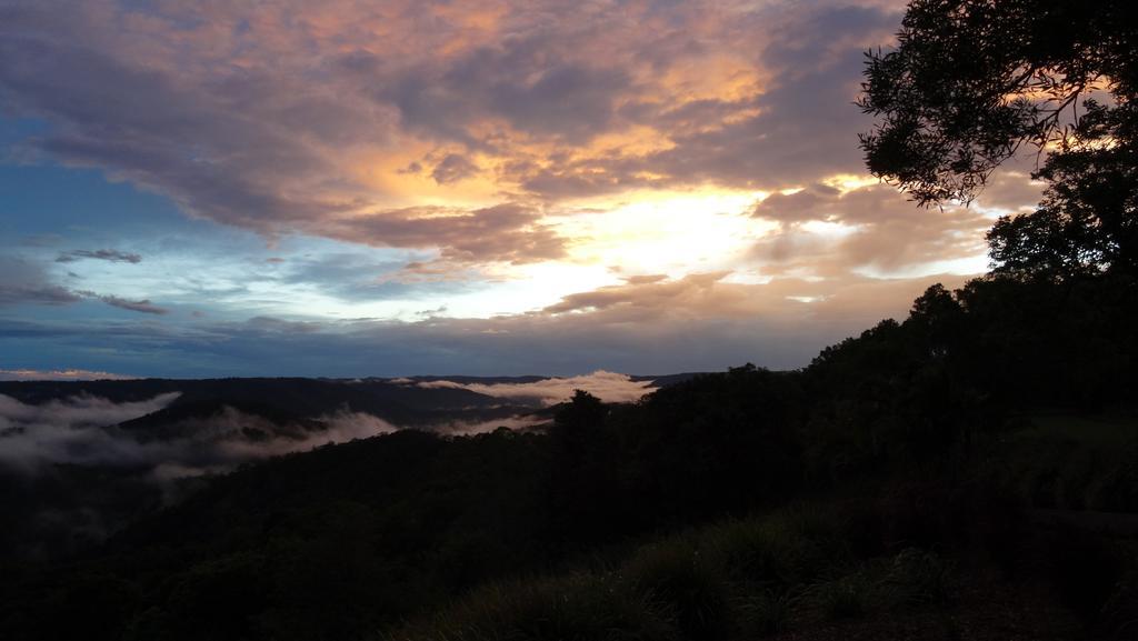 Maleny Luxury Cottages Exteriör bild