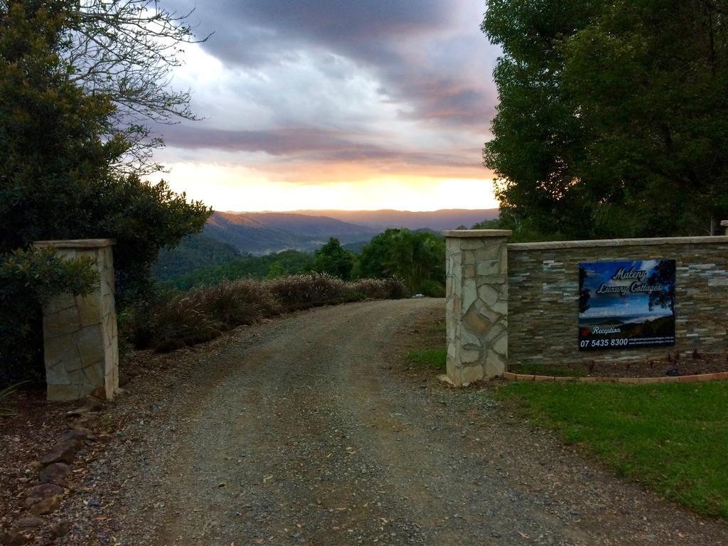 Maleny Luxury Cottages Exteriör bild