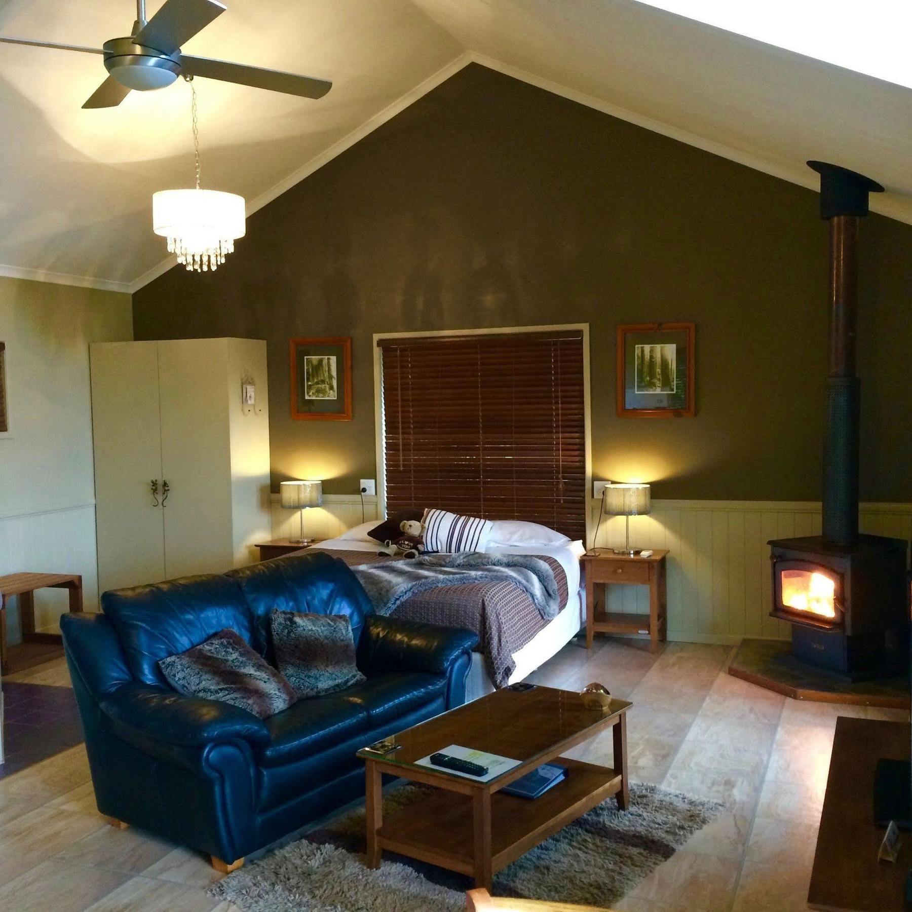 Maleny Luxury Cottages Exteriör bild